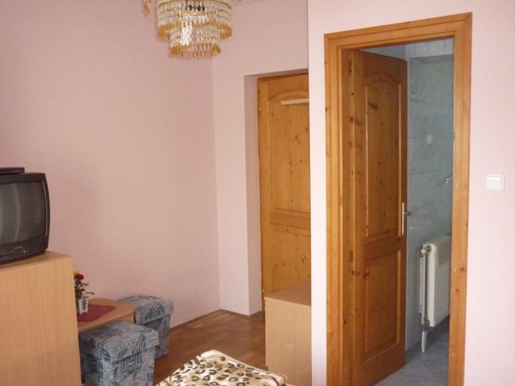 Barbara Apartmanhaz Kehidakustány Dış mekan fotoğraf
