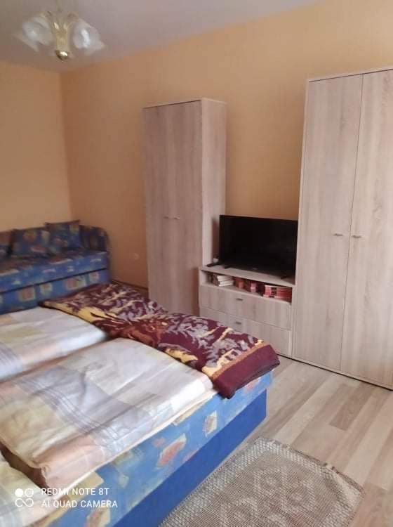 Barbara Apartmanhaz Kehidakustány Dış mekan fotoğraf