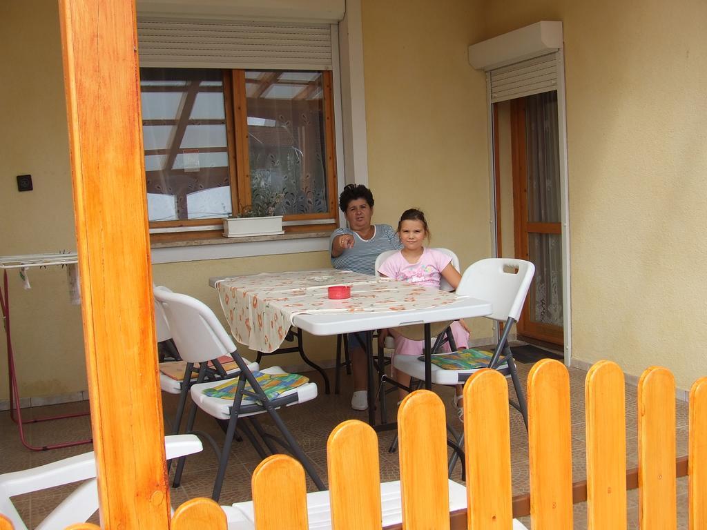 Barbara Apartmanhaz Kehidakustány Dış mekan fotoğraf