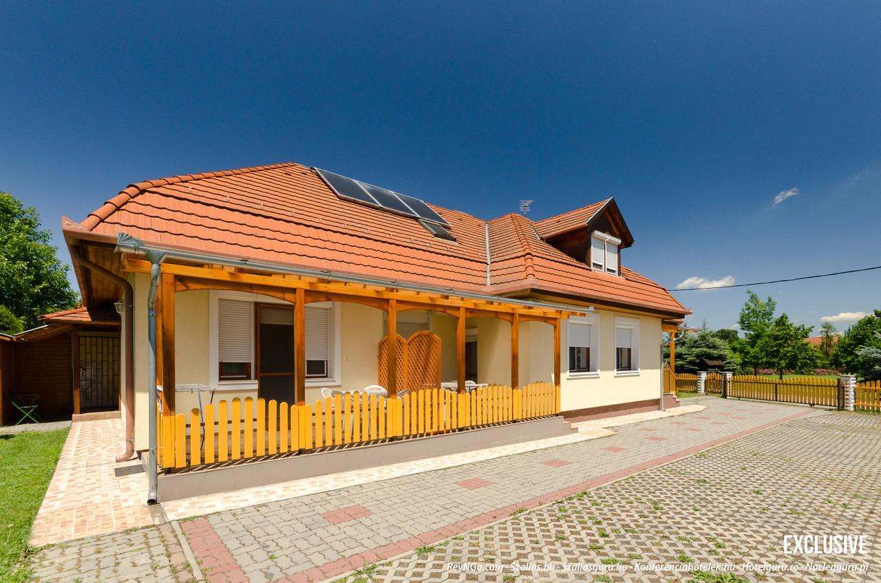 Barbara Apartmanhaz Kehidakustány Dış mekan fotoğraf