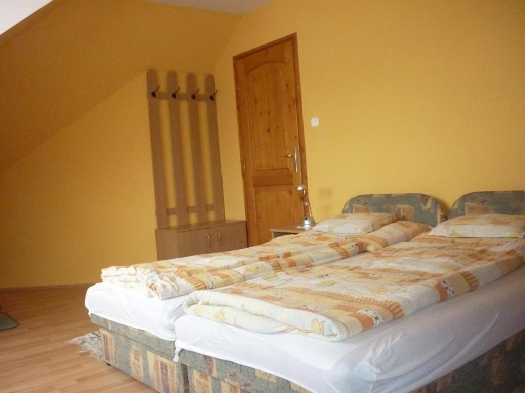 Barbara Apartmanhaz Kehidakustány Dış mekan fotoğraf
