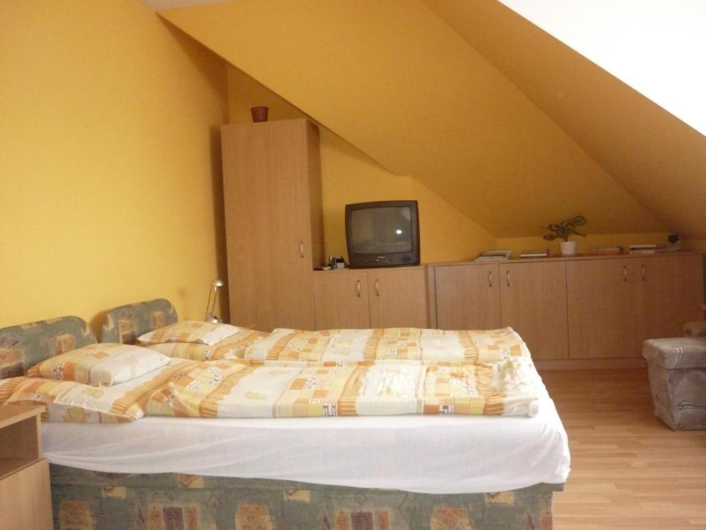 Barbara Apartmanhaz Kehidakustány Dış mekan fotoğraf